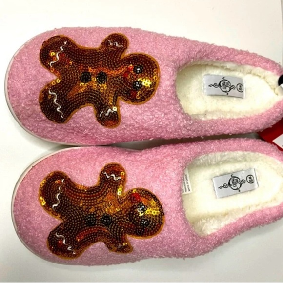 Pink Slippers with Gingerbread Sequin Design - Picture 5 of 12